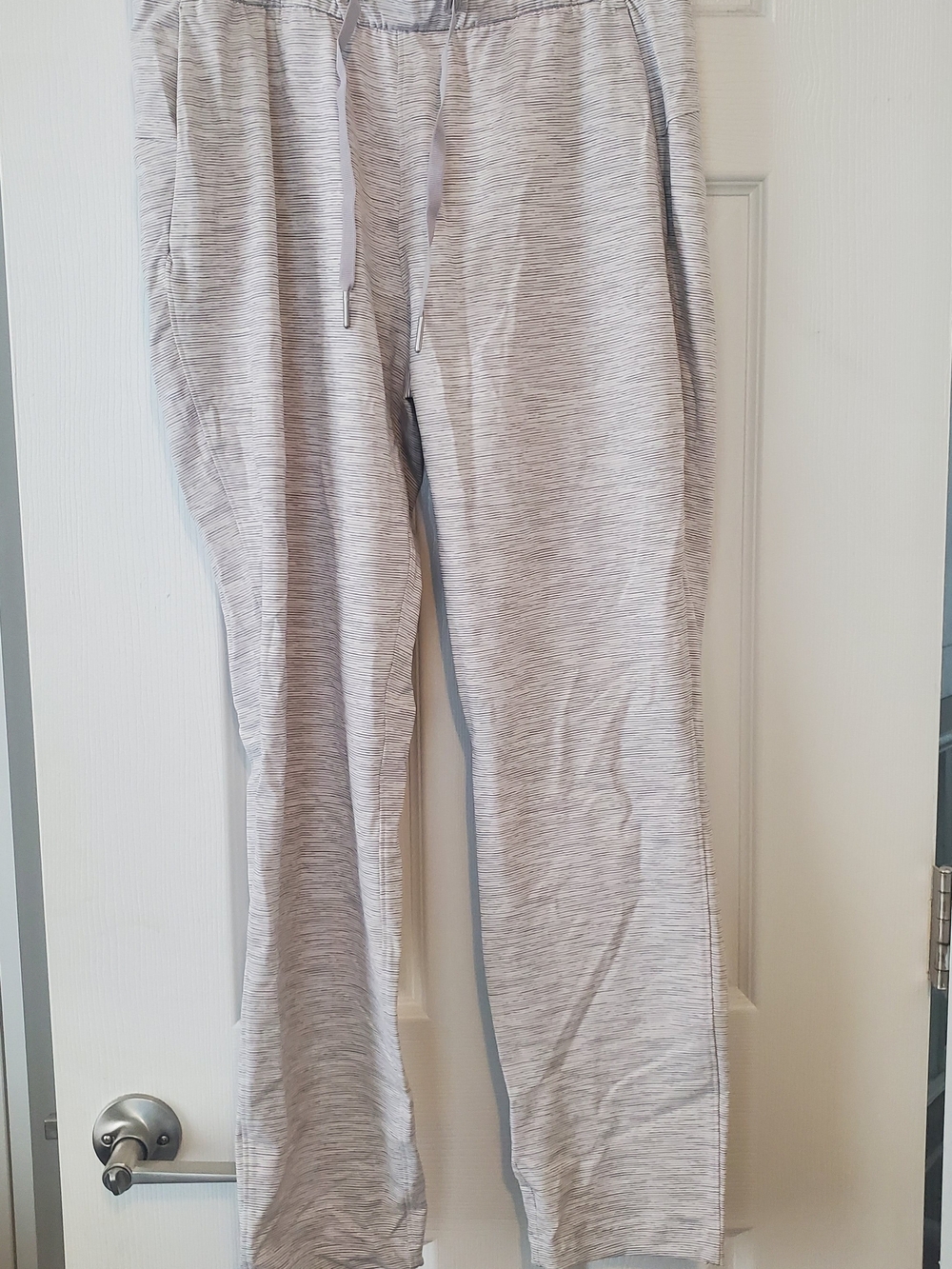 Lululemon Light Heather Gray Drawstring Nylon Lounge Pants, US6